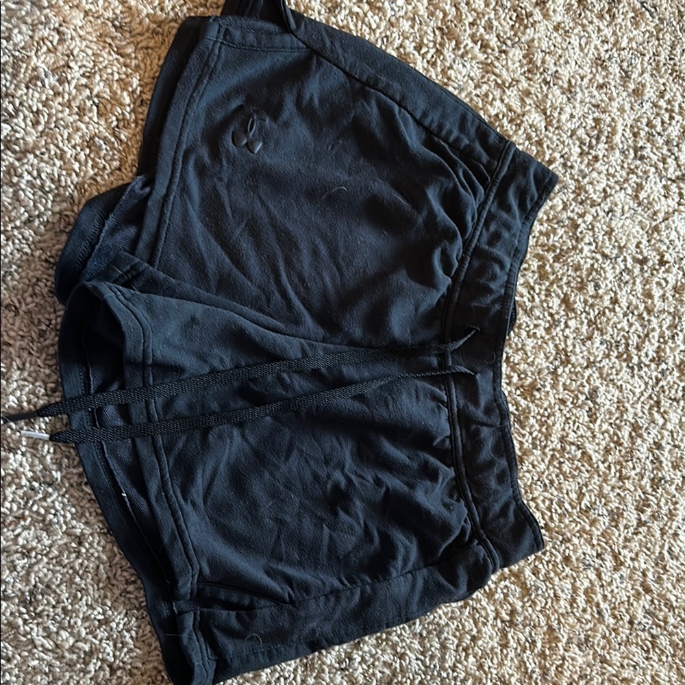 Under Armour Black Athletic Shorts Elastic Waistband